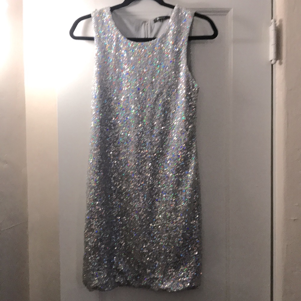 Silver bodycon sparkly sequin minidress!